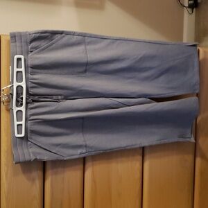 St. John's Bay ladies Athletic mid rise Capris, gray, large, NWT